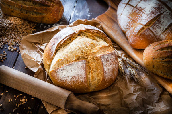 Leivän, piirakoiden ja keksien leipominen sadonkorjuun aikaan