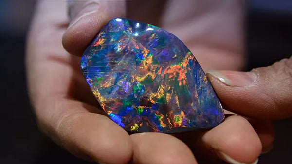 Opal loose stone