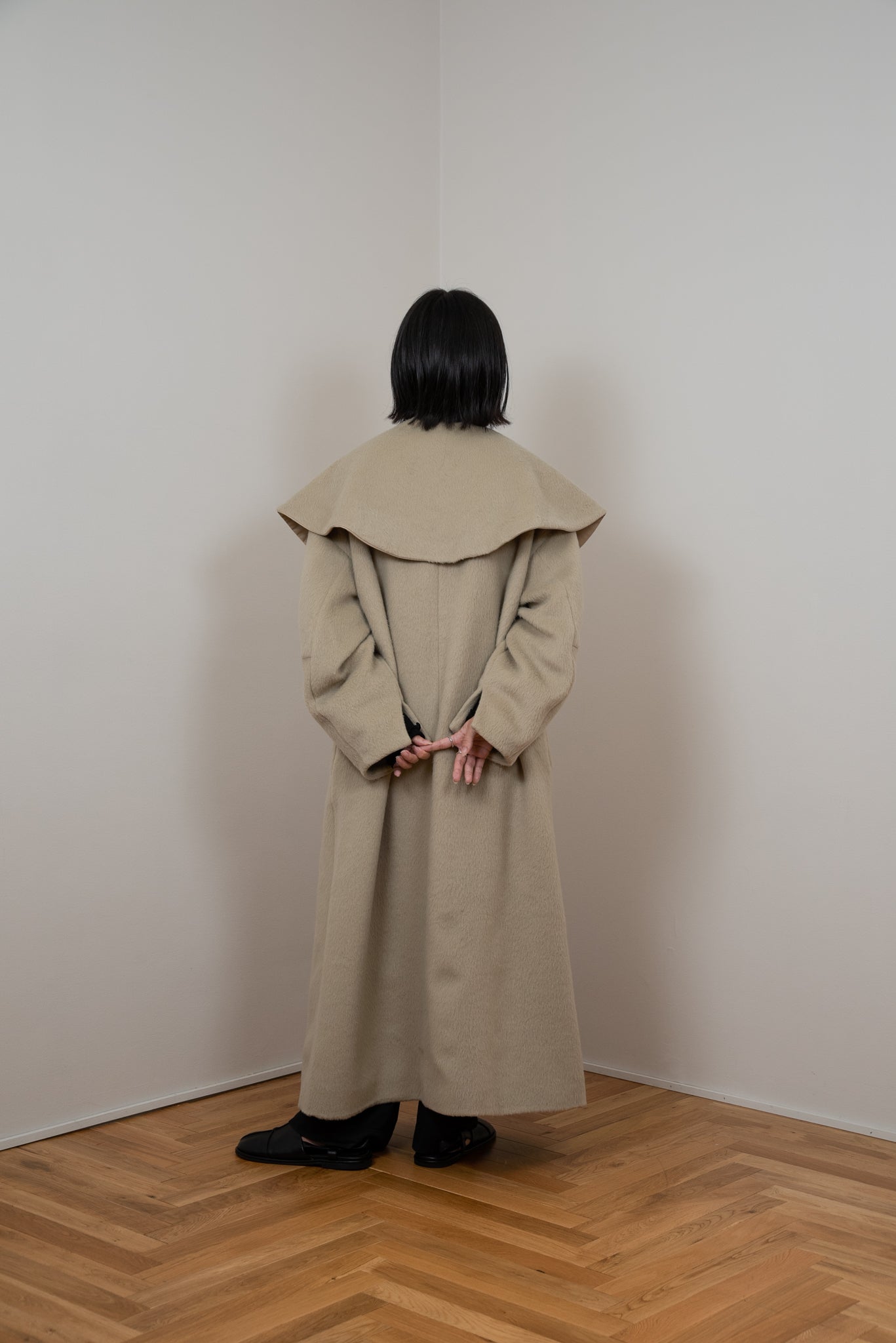 lawgy cape arrange long coat beige 新しい季節 5400円引き