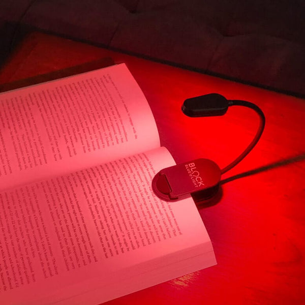 red reading light for bed