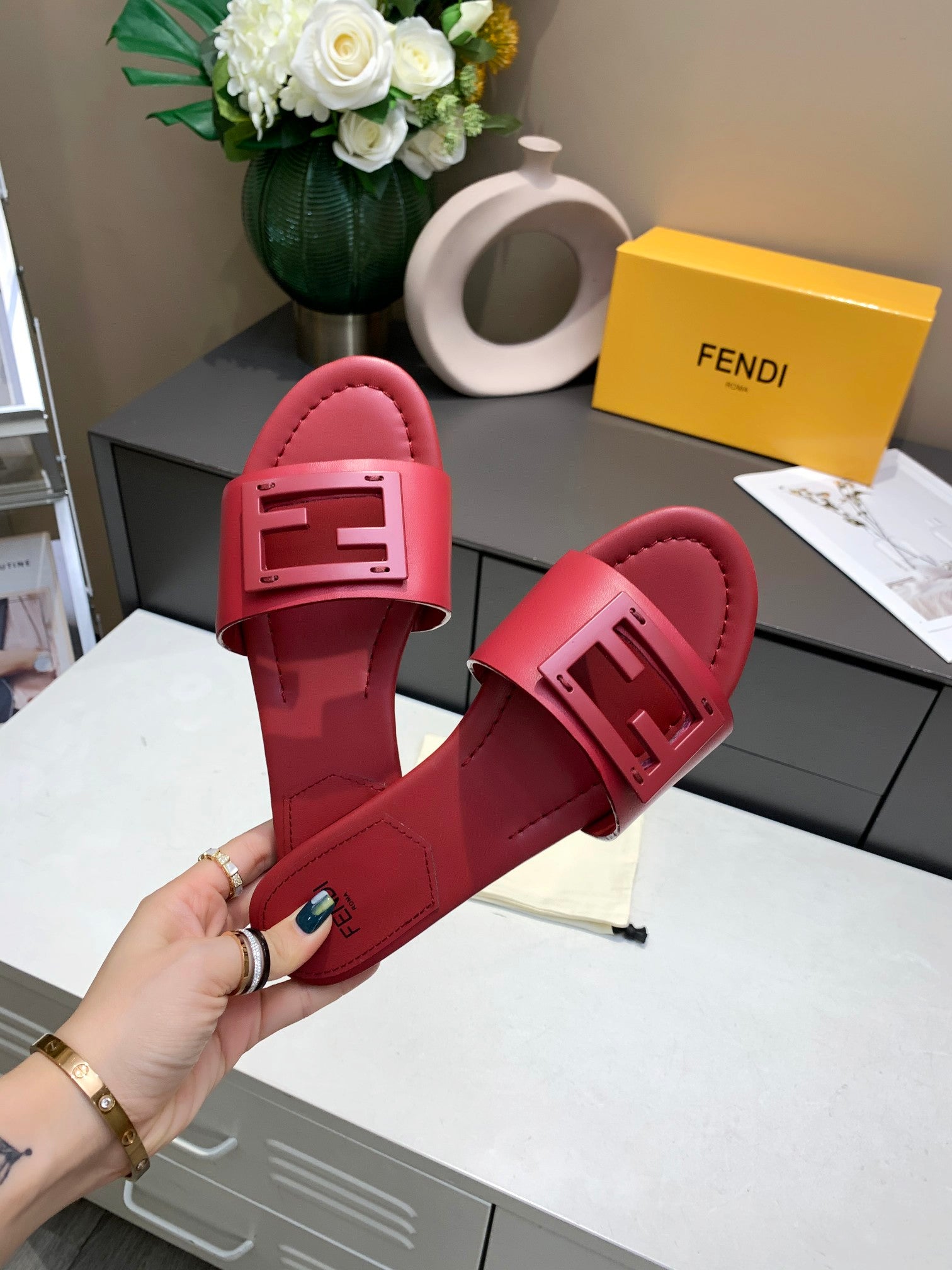 FENDI 2022 Popular Summer Women's Flats Men Slipper Sandals Shoes supermaket 0284xf