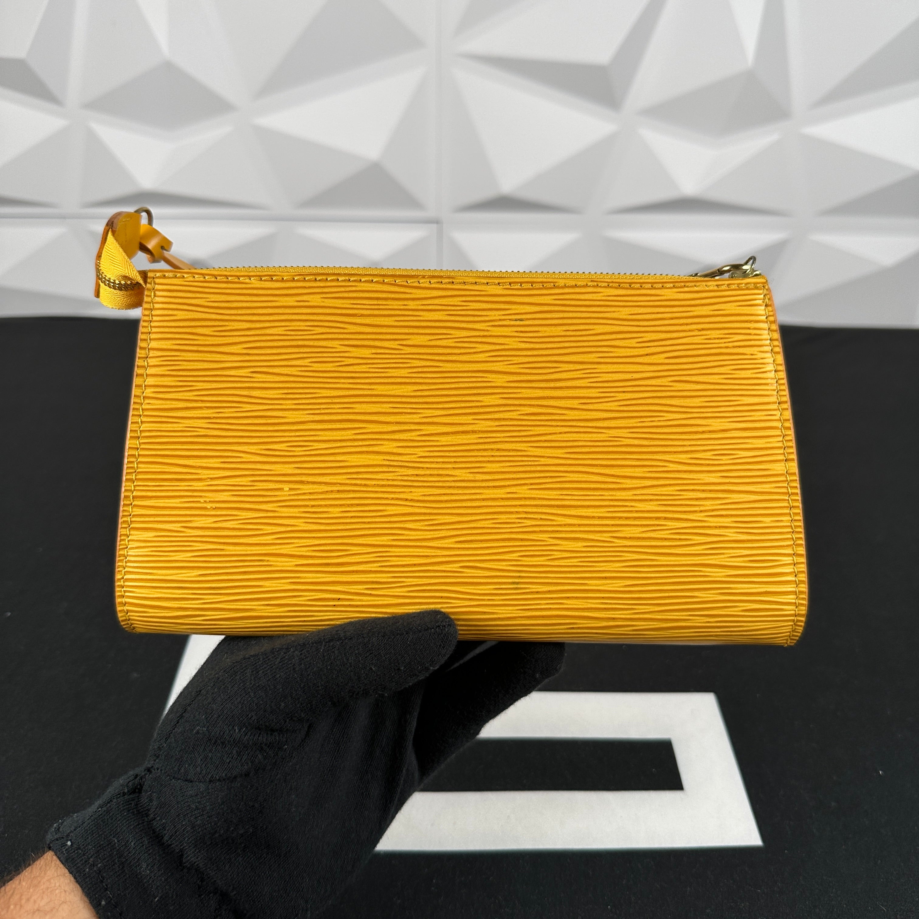 Louis Vuitton Yellow EPI Pochette (AR1927)