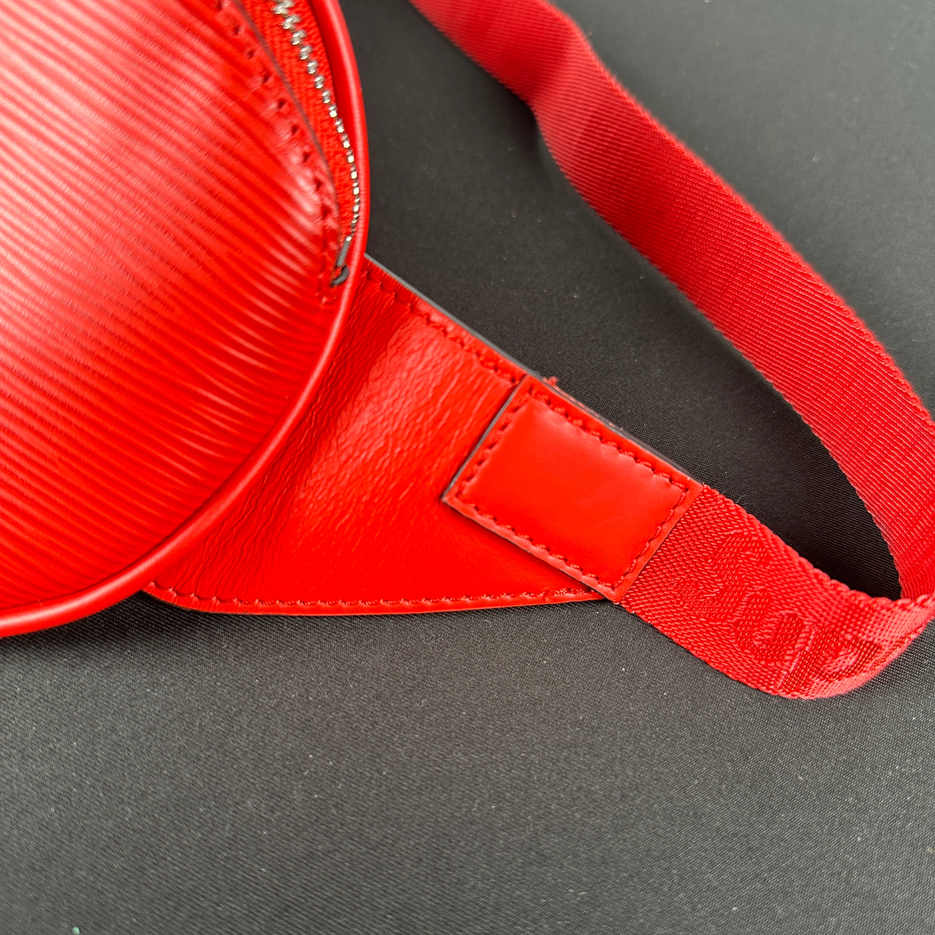 Louis Vuitton x Supreme Red Epi Bum Bag (NZ1197) – Luxury Leather Guys