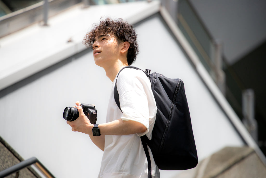 kyu daypack | 革新的なカメラ収納搭載のデイパック（日本語版）
