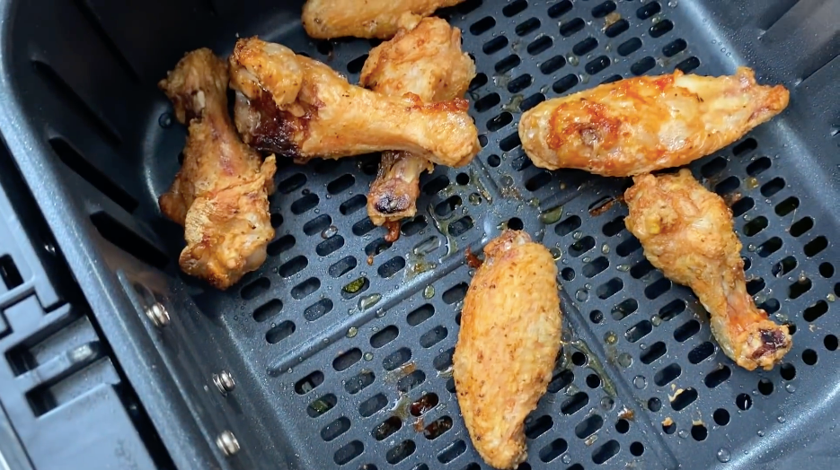 5 game day essentials: Make the best air fryer chicken wings and more - CNET