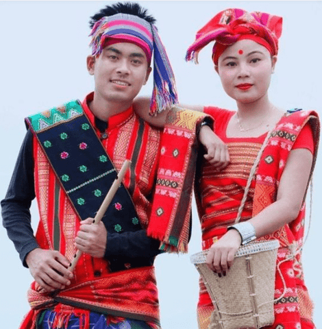 Traditional Indian Clothing - NAGALAND- As another tribal dominated North  eastern state, Nagaland's dress culture is also heavily inspired by tribal  elements and motifs. The traditional dress for Naga women is the