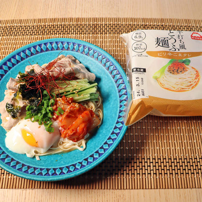 町田食品「平打ち風とうふ麺 ピリ辛ごまタレ」で豚肉とキムチのピリ辛ごまだれとうふ麺