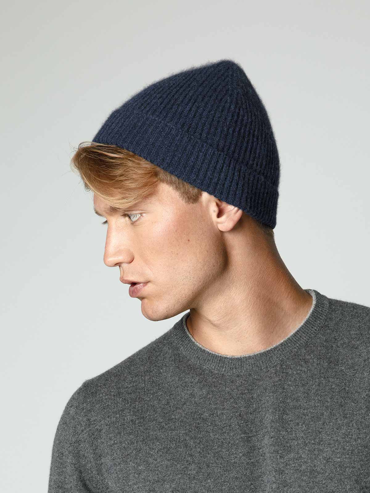 Cap made from premium quality cashmere yarn – Furnari®