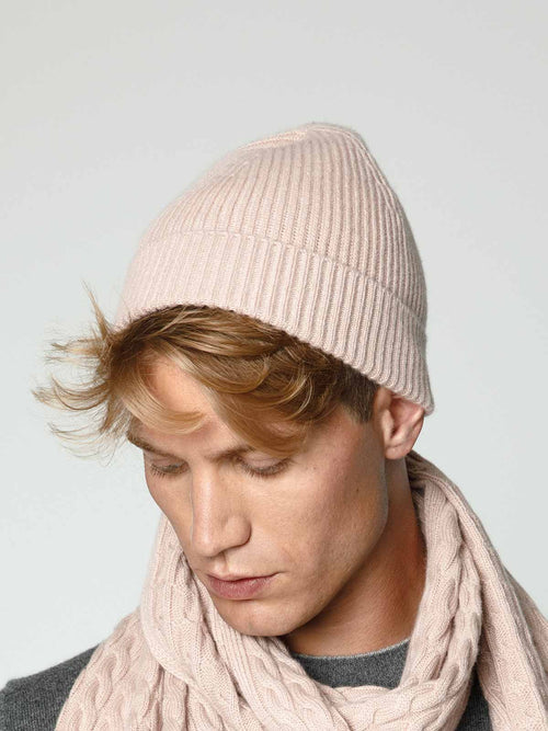 Knitted beanie made of cashmere in the shade Ice White – Furnari®