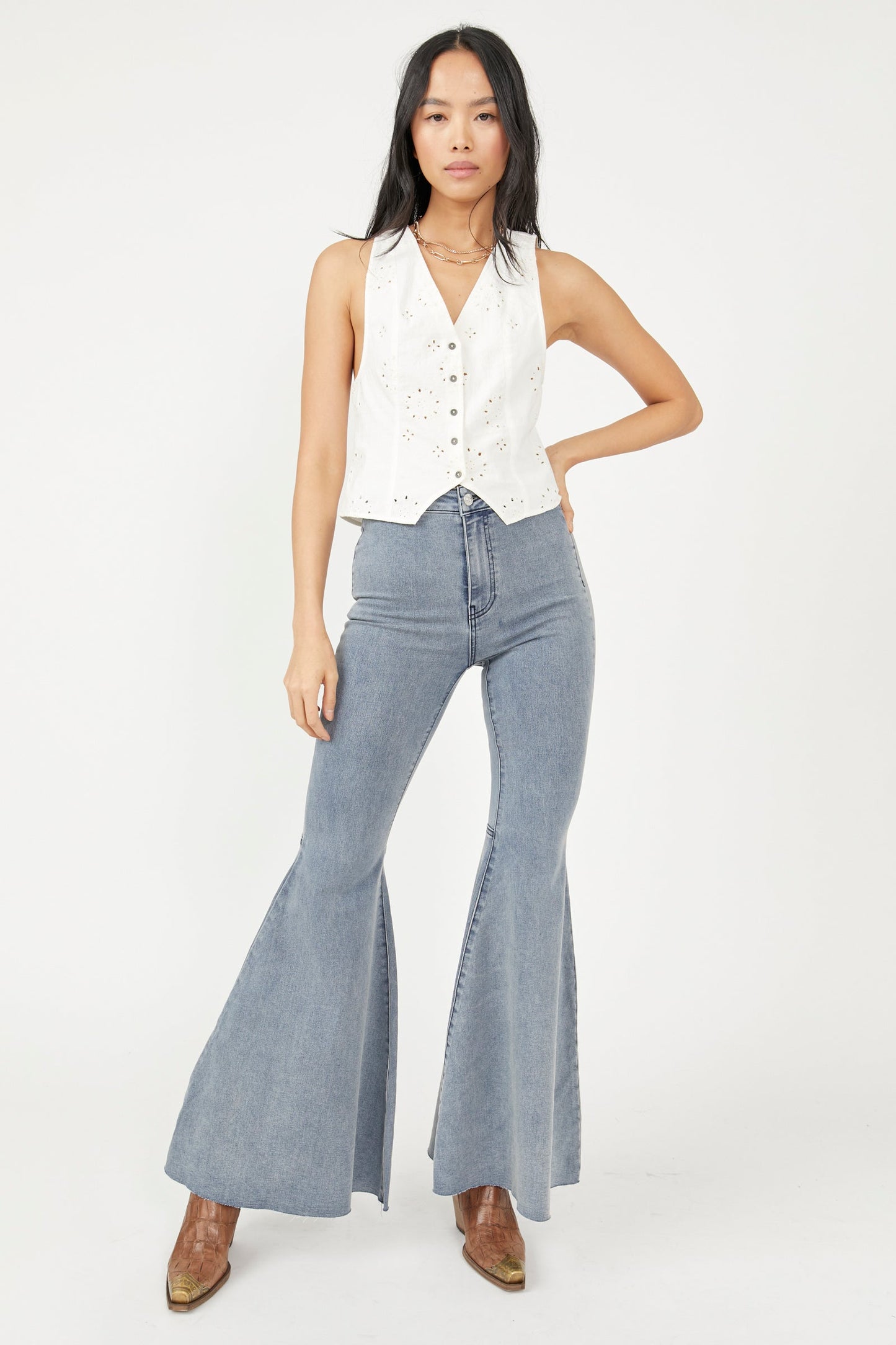 NWD Free People Just Float on Printed Flare Jeans Short Inseam K22 -   Israel