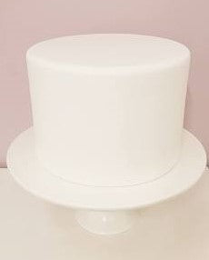 plain white fondant cake