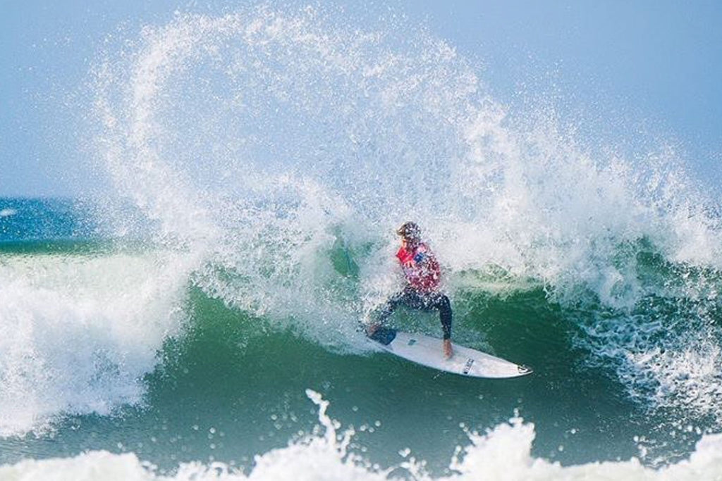 afonso antunes riding a pyzel shortboard