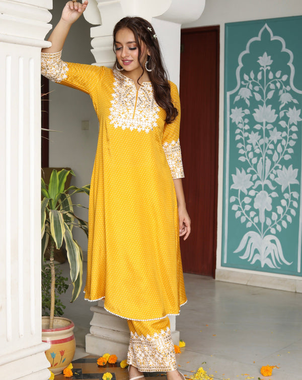 Shakti Yellow Kurta and Tulip Pants, ट्यूलिप पतलून