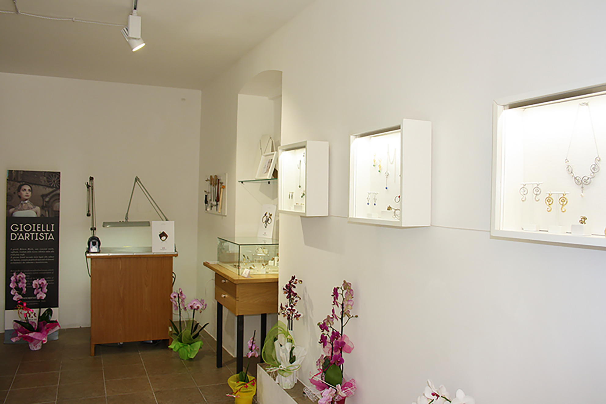 Apertura Shop Atelier Roberta Risolo Art Jewels Otranto - Foto vetrine