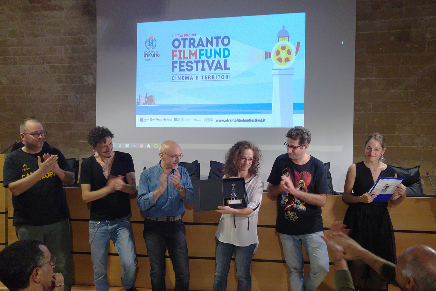 Immagini della premiazione di OFFF 2016 con la consegna dei premi e la descrizione della realizzazione da Roberta Risolo presso il Castello Aragonese di Otranto