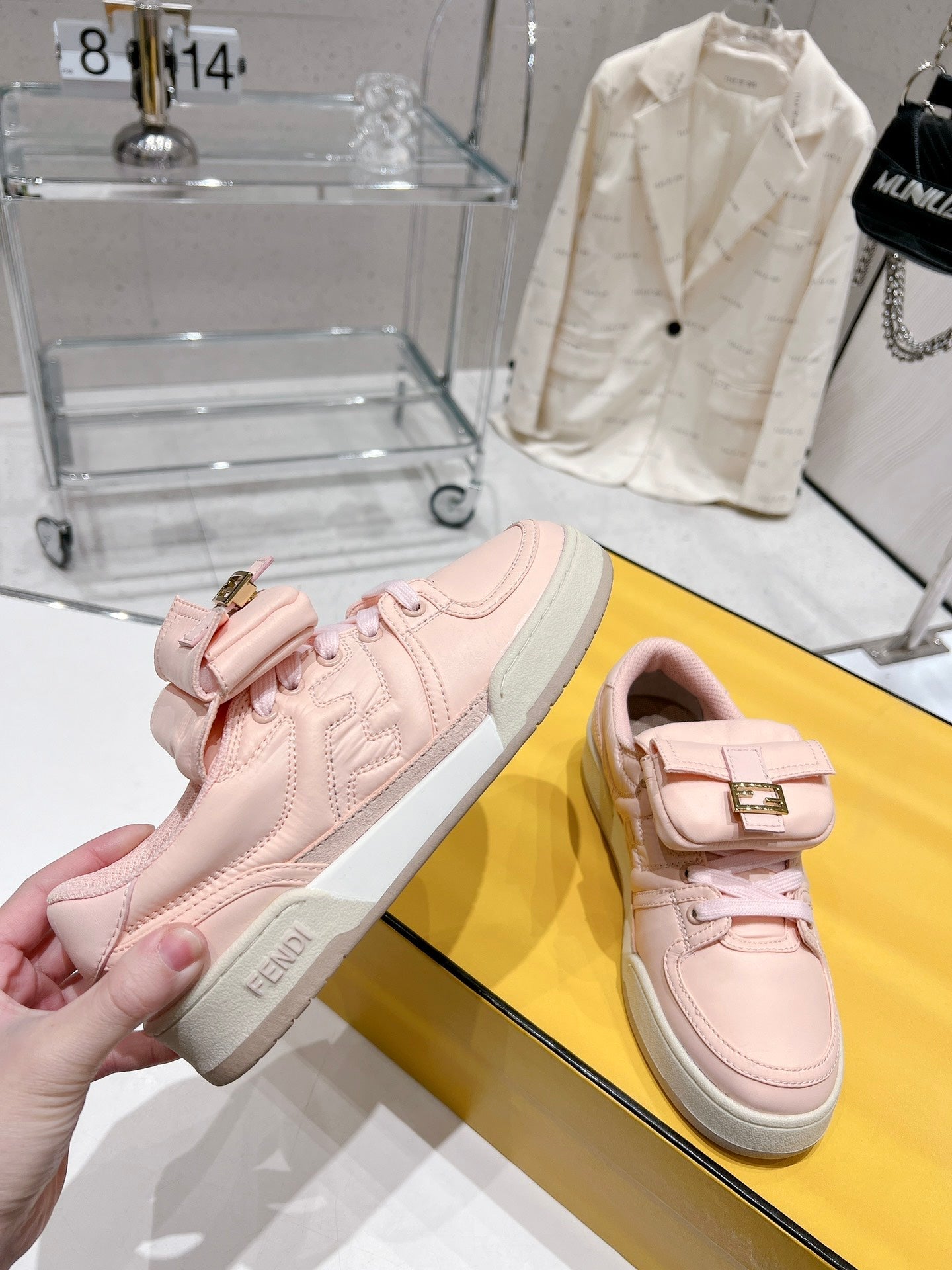 Luxury Shoes - FED - 246 2061