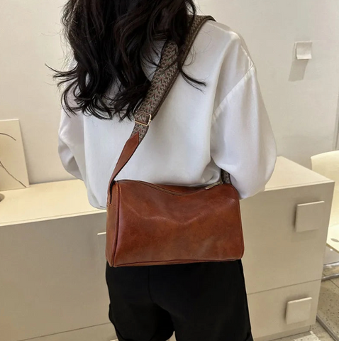 Classic Women's Small Handbag: Stylish Crossbody and Shoulder Bag