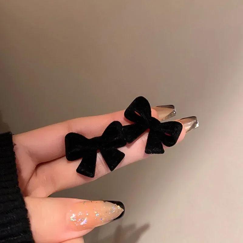 Black Velvet Bowknot