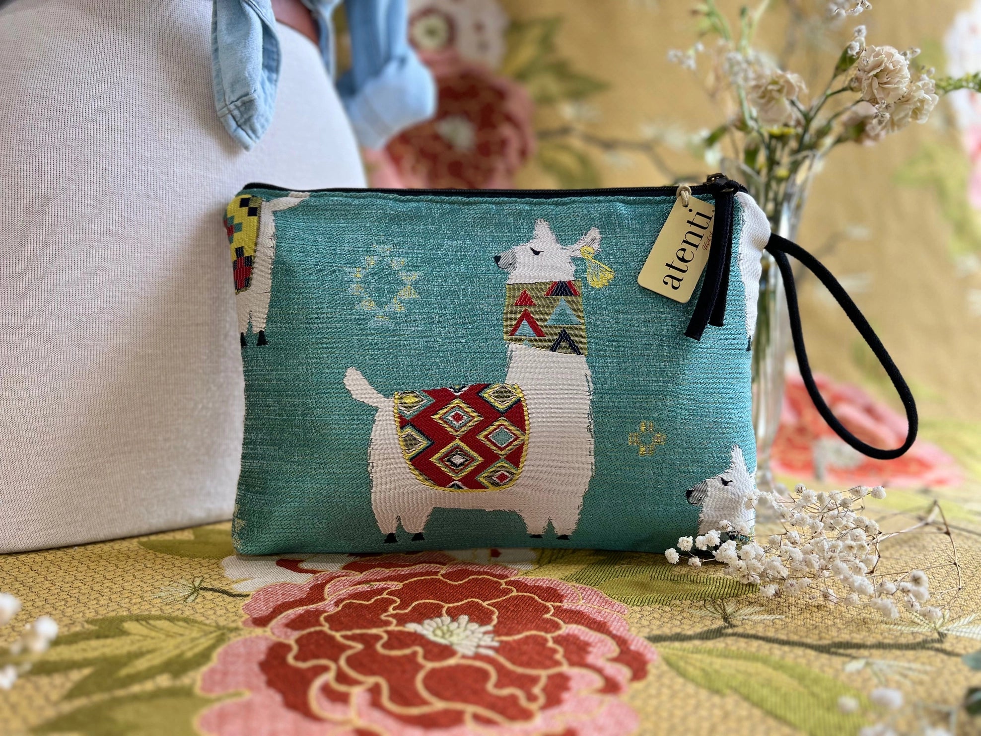 Mamallama Grand Pouch