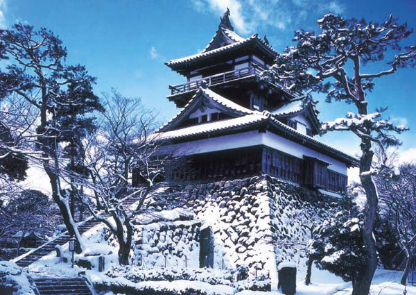 Maruoka Castle in the winter