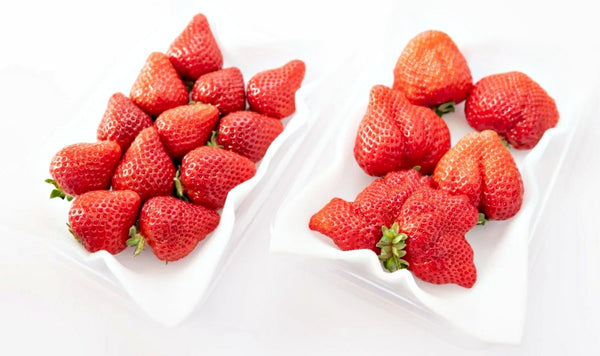 Different shapes of amao strawberries