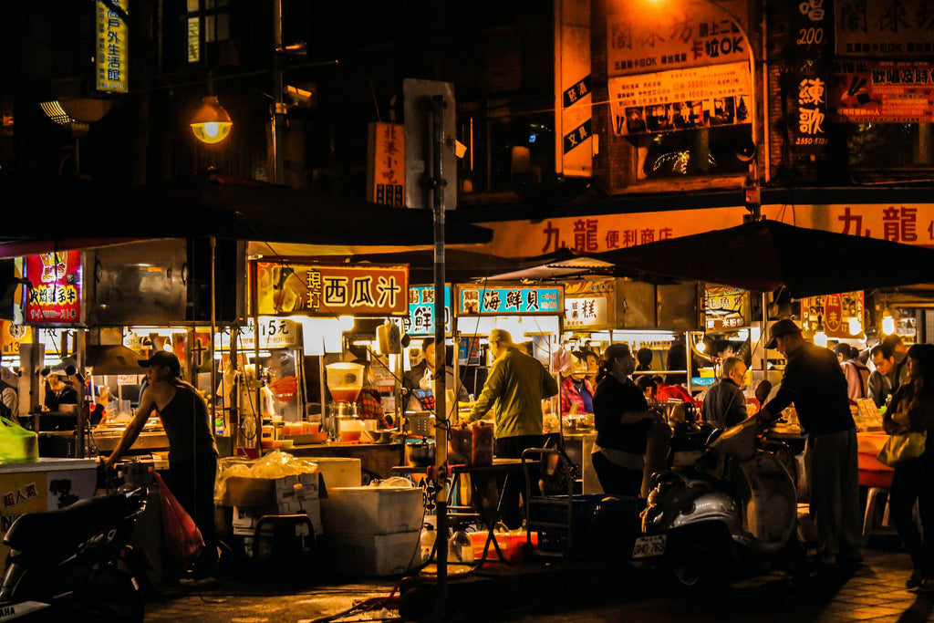 Taiwan street vendors at night