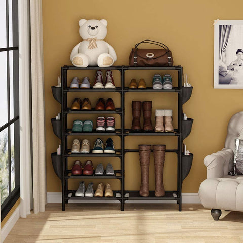 Shoe rack with pockets