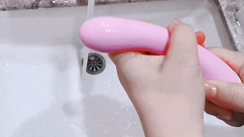 Apply Cleaning Solution of Vibrator