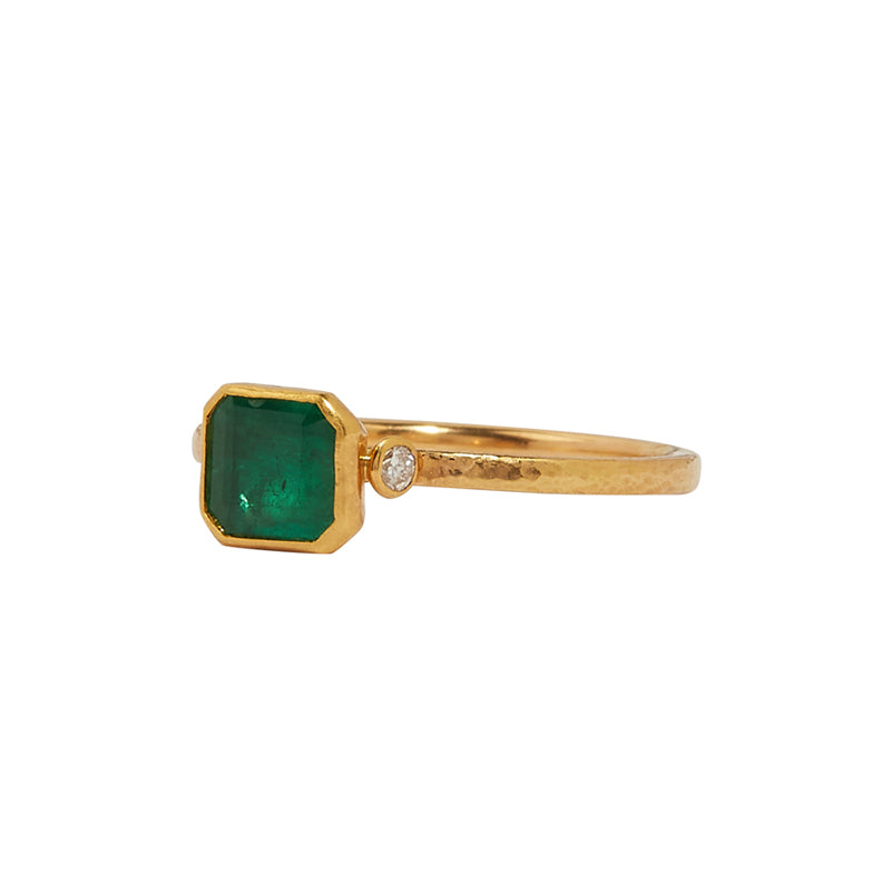 Gurhan One-of-a-Kind Emerald and Diamond Ring