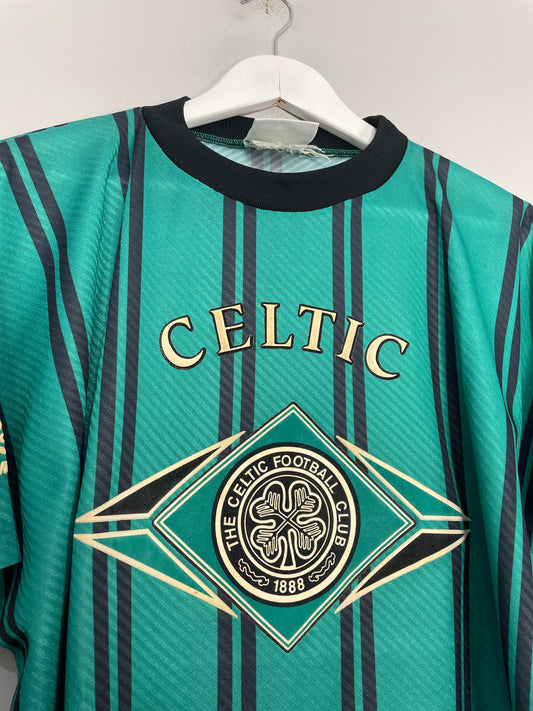 Umbro Celtic 1998/99 Away, is this the best Celtic kit ever made? 🍀 (link  in bio) #2dsoccer #alwaysauthentic