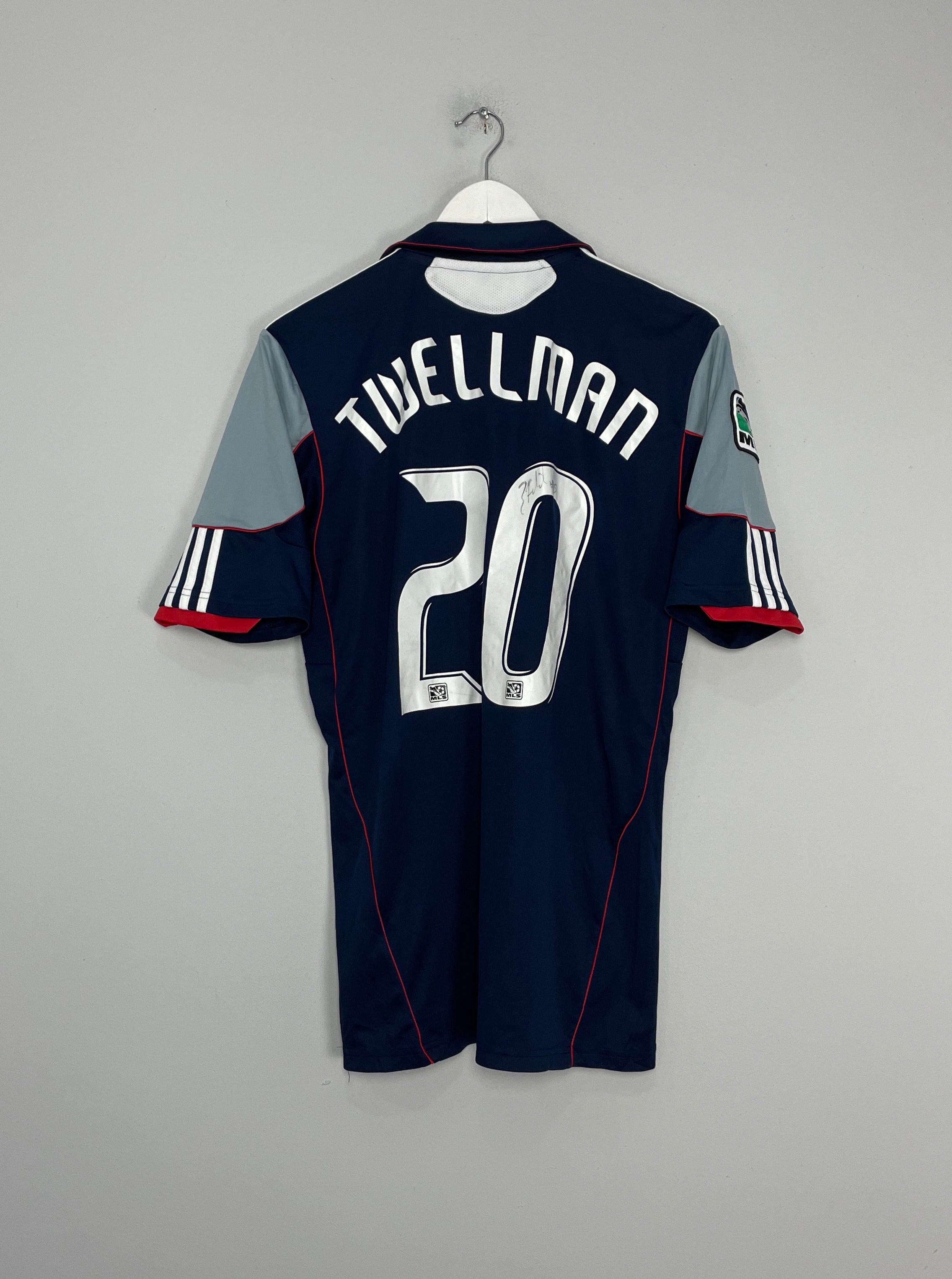 2011 NEW ENGLAND REVOLUTION TWELLMAN #20 *SIGNED* HOME SHIRT (M) ADIDAS