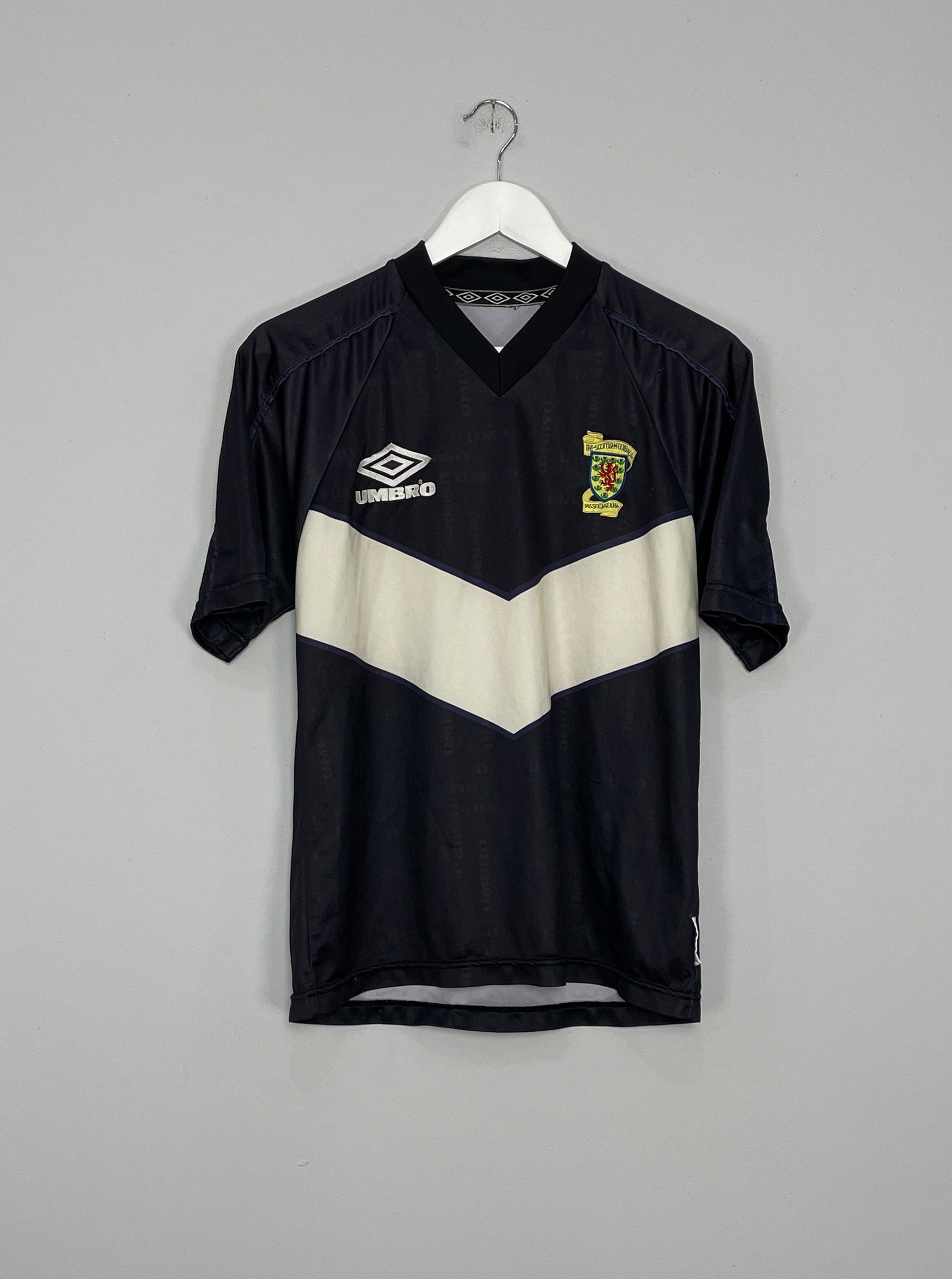 1999/00 SCOTLAND TRAINING SHIRT (Y) UMBRO