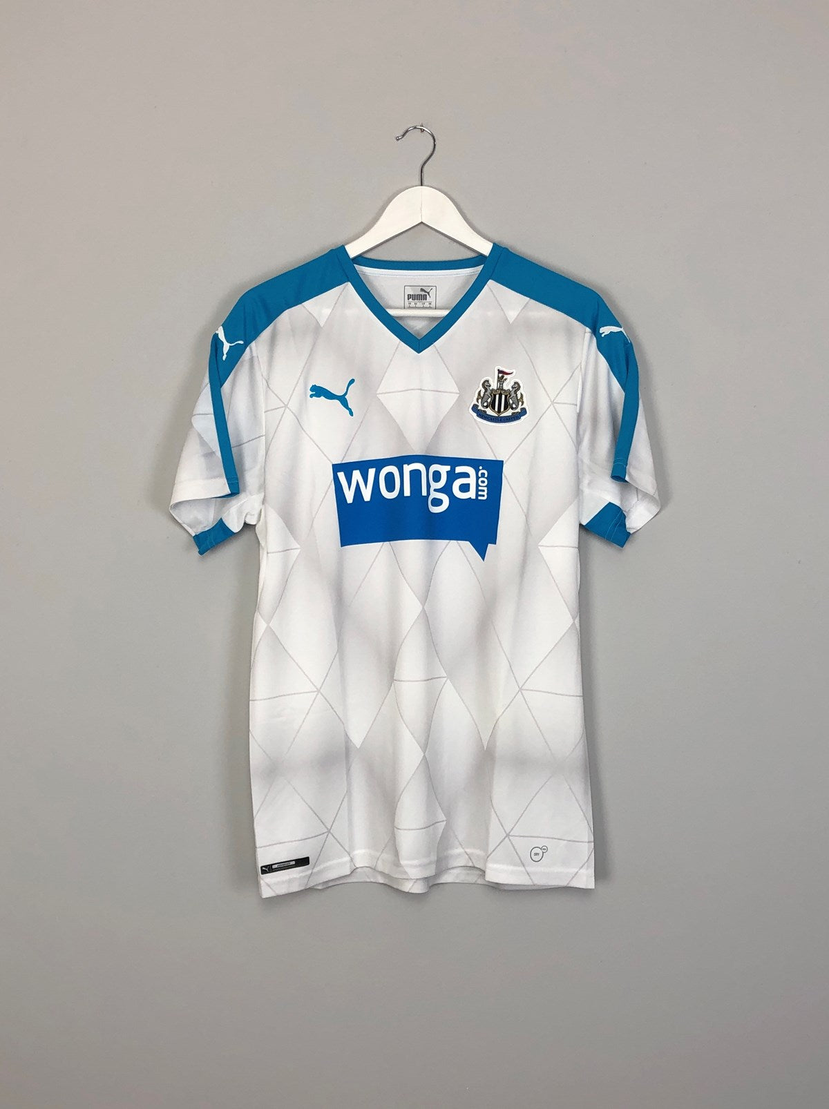 2015/16 NEWCASTLE UNITED *BNIB* AWAY PUMA (MULTIPLE SIZES), Small / Newcastle / 2015