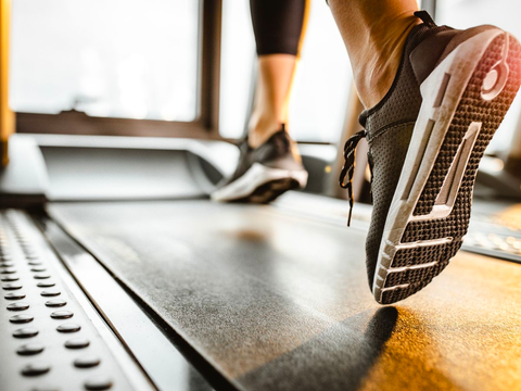Running on a treadmill with shoes
