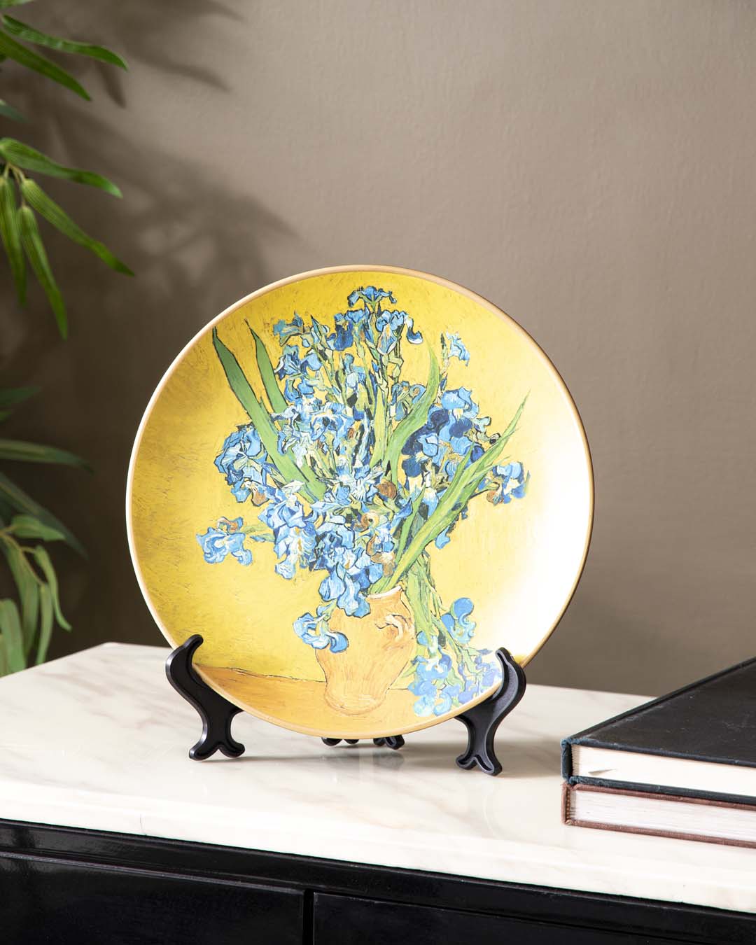 Product Image for Frendorf | Irisverra 'Iris' Dekoteller | Vincent van Gogh Ölgemälde | Hochwertiges Porzellan | 10 Zoll Wanddeko