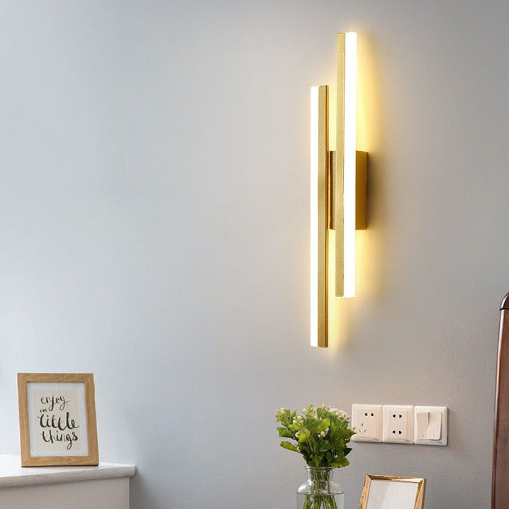 Product Image for Frendorf | LuxLine Moderne LED Wandlampe | Minimalistisches Design | Eisen & Acryl | Dimmbares Licht, Klein - Rechts / Gold / 3 Farben veränderbar (