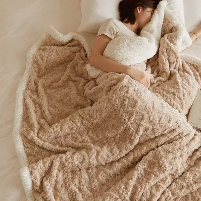 Product Image for Frendorf | ArcticCozy Dicke Winter Lammwoll-Decke | Kuschelig & Warm | Perfekt für Zuhause & Unterwegs, Beige / 70x100cm