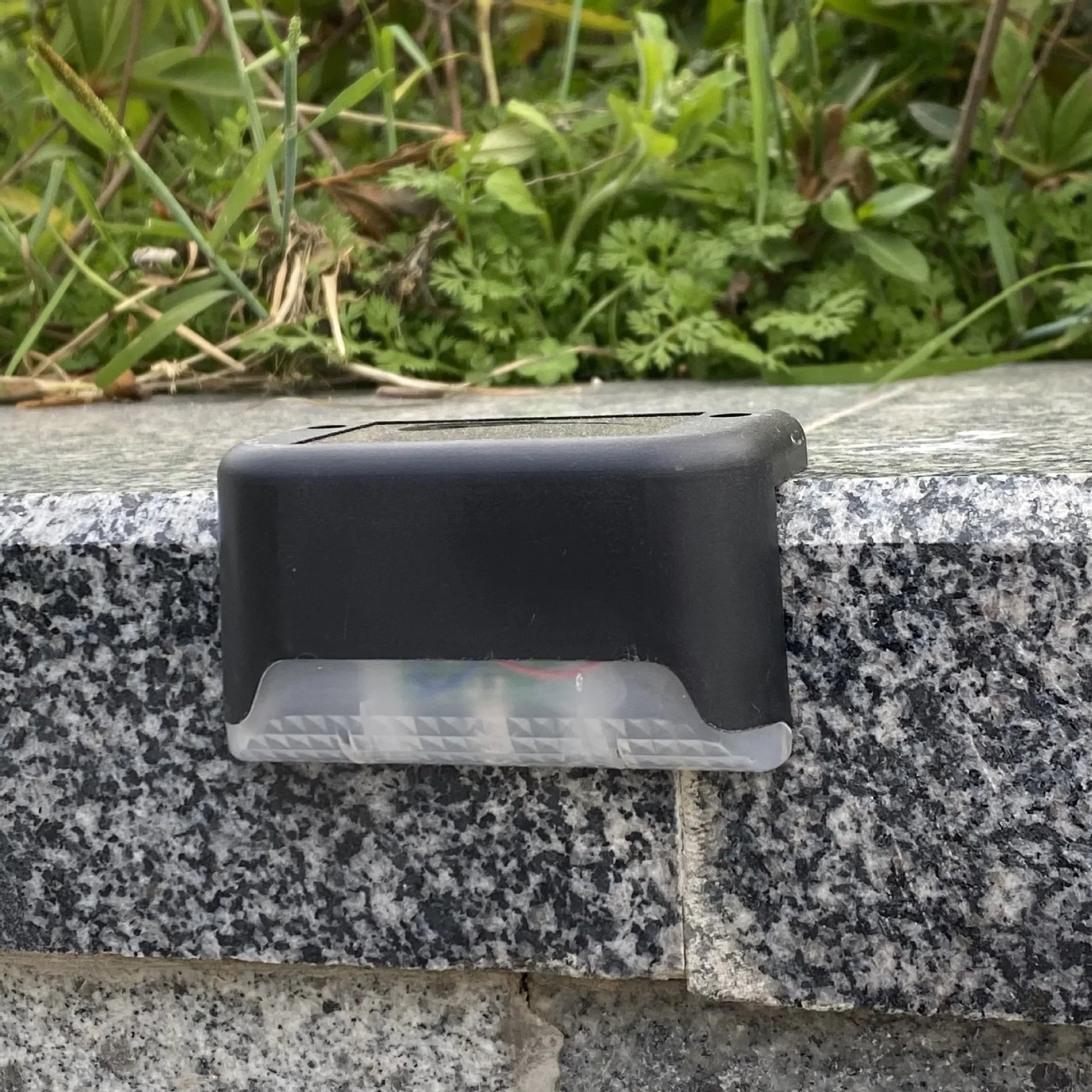 Product Image for Moderne Stil Solar Geländerlichter - Außen Garten Dekorative Lampen für Verbessertes Ambiente, Schwarz / farbiges Licht