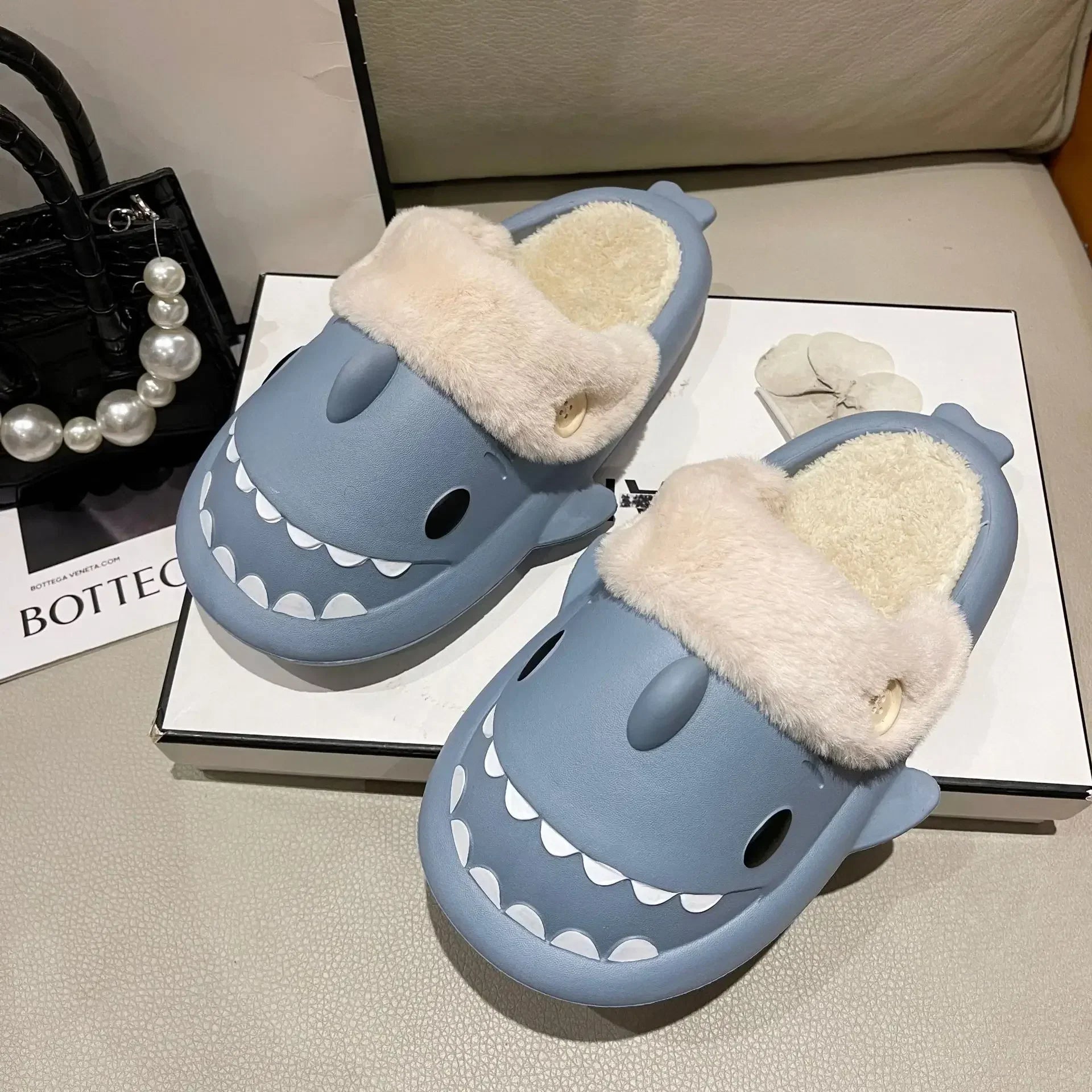 Product Image for SharkSlides - Lustige Baumwollpantoffeln, Blau / 42-43