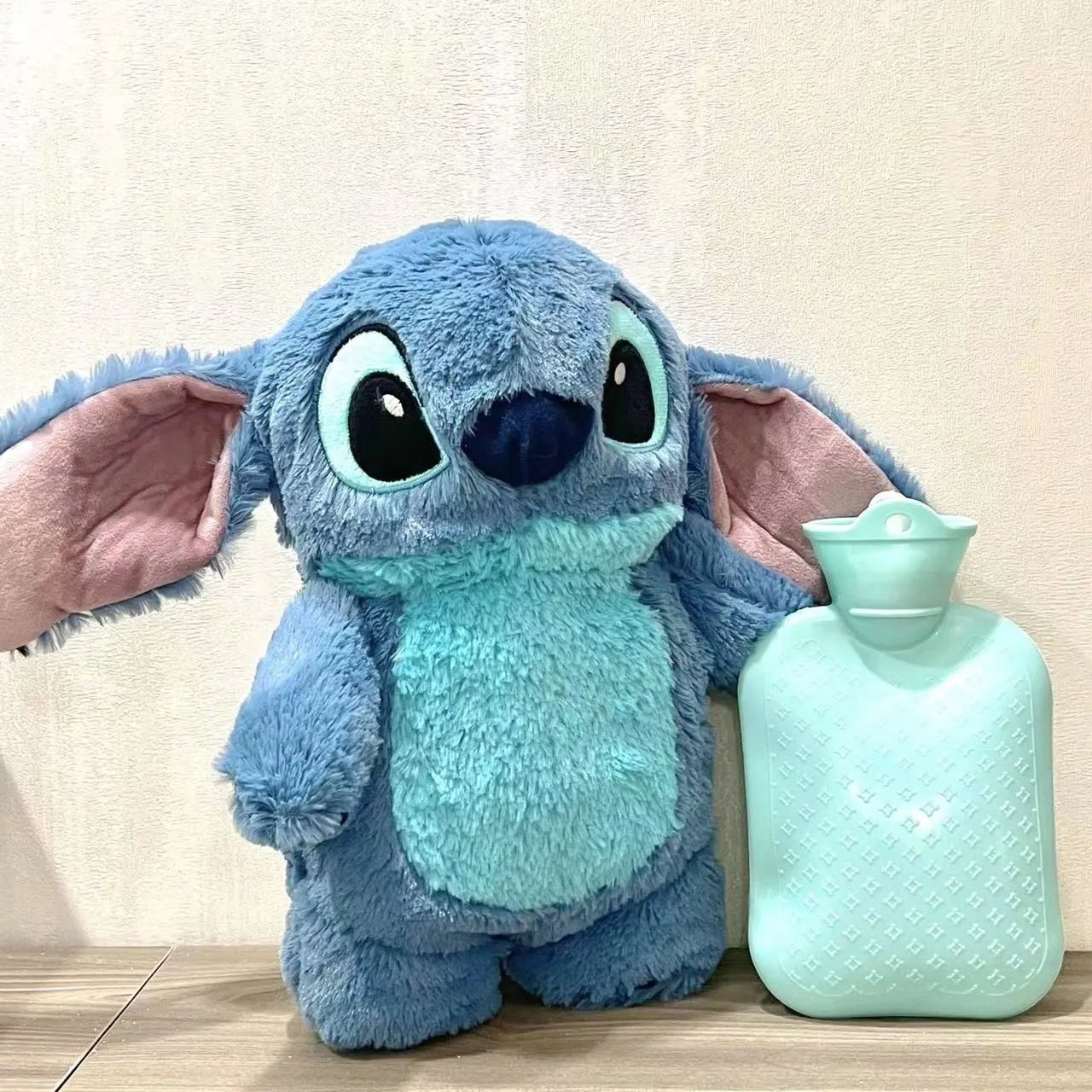 Product Image for Frendorf | Kawaii Turo Lilo Stitch Kuscheldecke mit Wärmflasche.