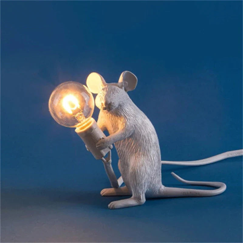 Product Image for Moderne LED Tier Tischlampen: Harz Ratte, Katze und Eichhörnchen Nachtlichter, Weißes B Sitzen / Kabelbirne