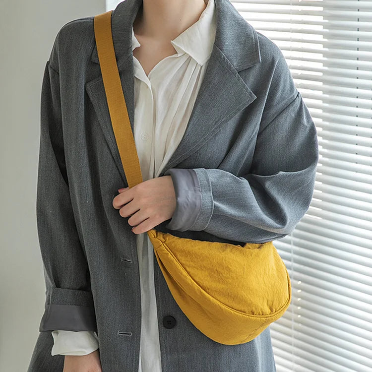 Product Image for Frendorf | Haze Bag️ | Die modische Knödeltasche für ein modisches Outfit, Gelb / Schwarz