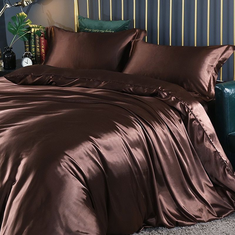 Product Image for Frendorf | SilkDrea Luxus Satin Bettwäsche Set | 4-teilig | Bettbezug, 2 Kissenbezüge, Spannbettlaken, Braun / Spannbettlaken 200 cm + Bettbezug 220 x