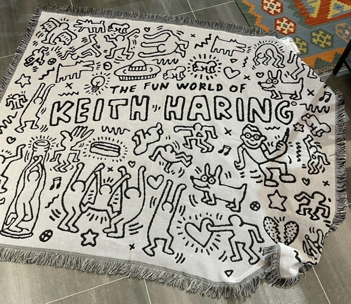 Product Image for Keith Haring Puzzle Tagesdecke, Schwarz Weiß / 90x90cm