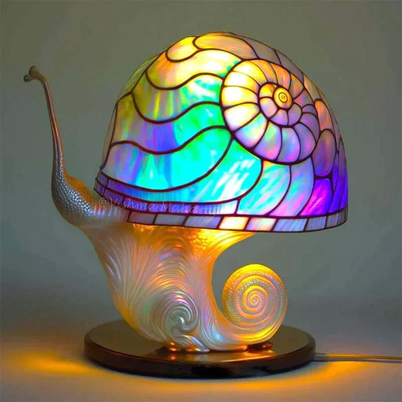 Product Image for Frendorf | DreamGlow Vitrail Tischlampe | Beruhigendes Stimmungslicht | Dekorative Glaslampe für Zuhause, Schnecken
