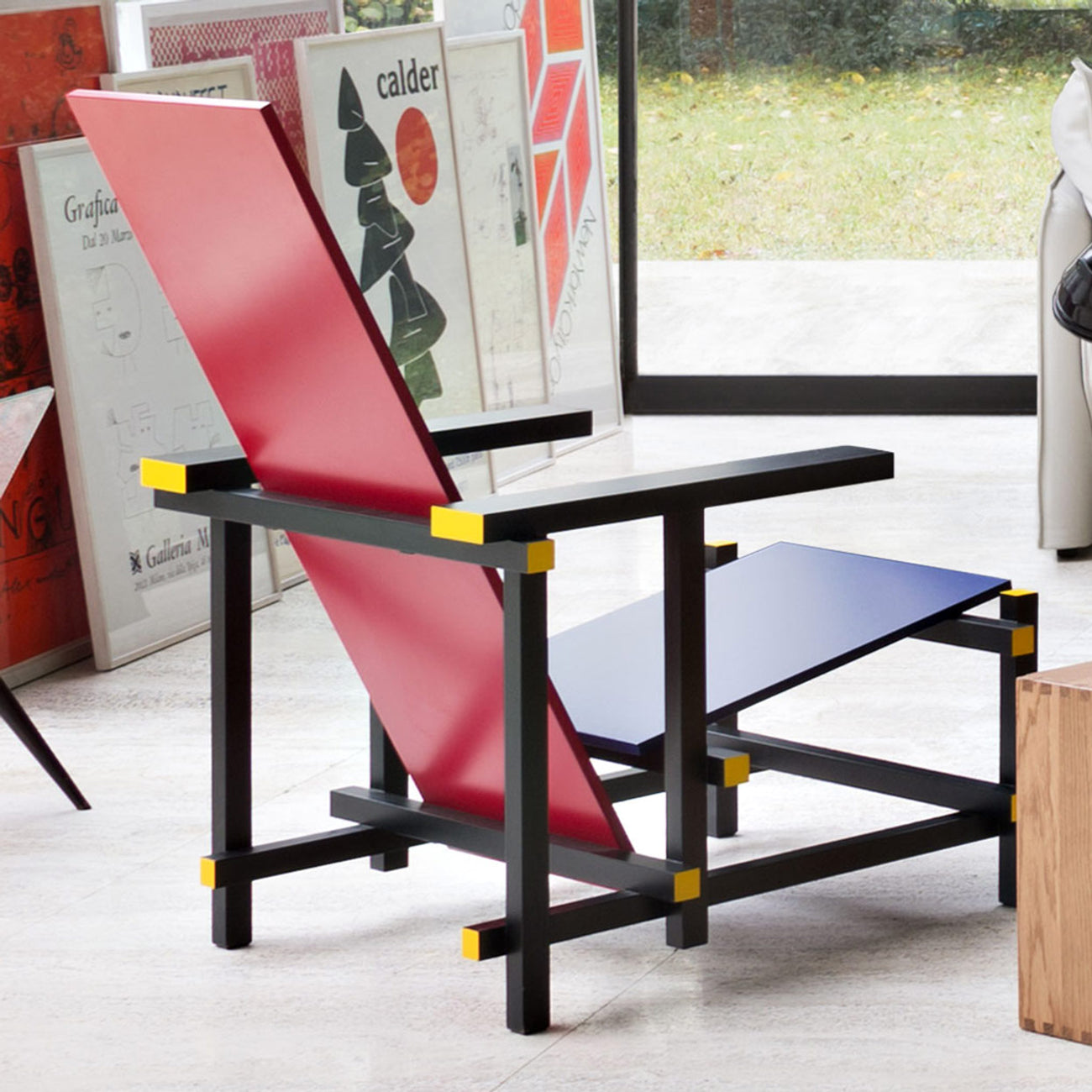 kofferbak Mellow Verdorie Buy a Red and Blue Chair (Cassina)? | Rietveld Originals