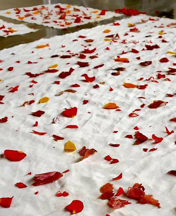 Silk dye with flowers