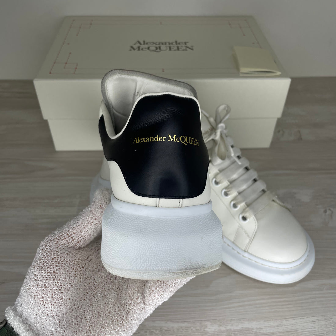 drivende Fantastisk øjeblikkelig Alexander McQueen Sneakers, 'White Leather' Oversized (41) – DelsouX  Universe