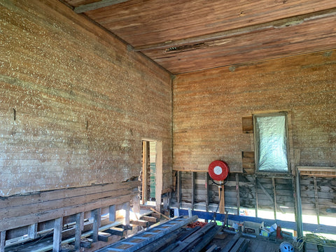 Old timber barn in Bodalla NSW_room2
