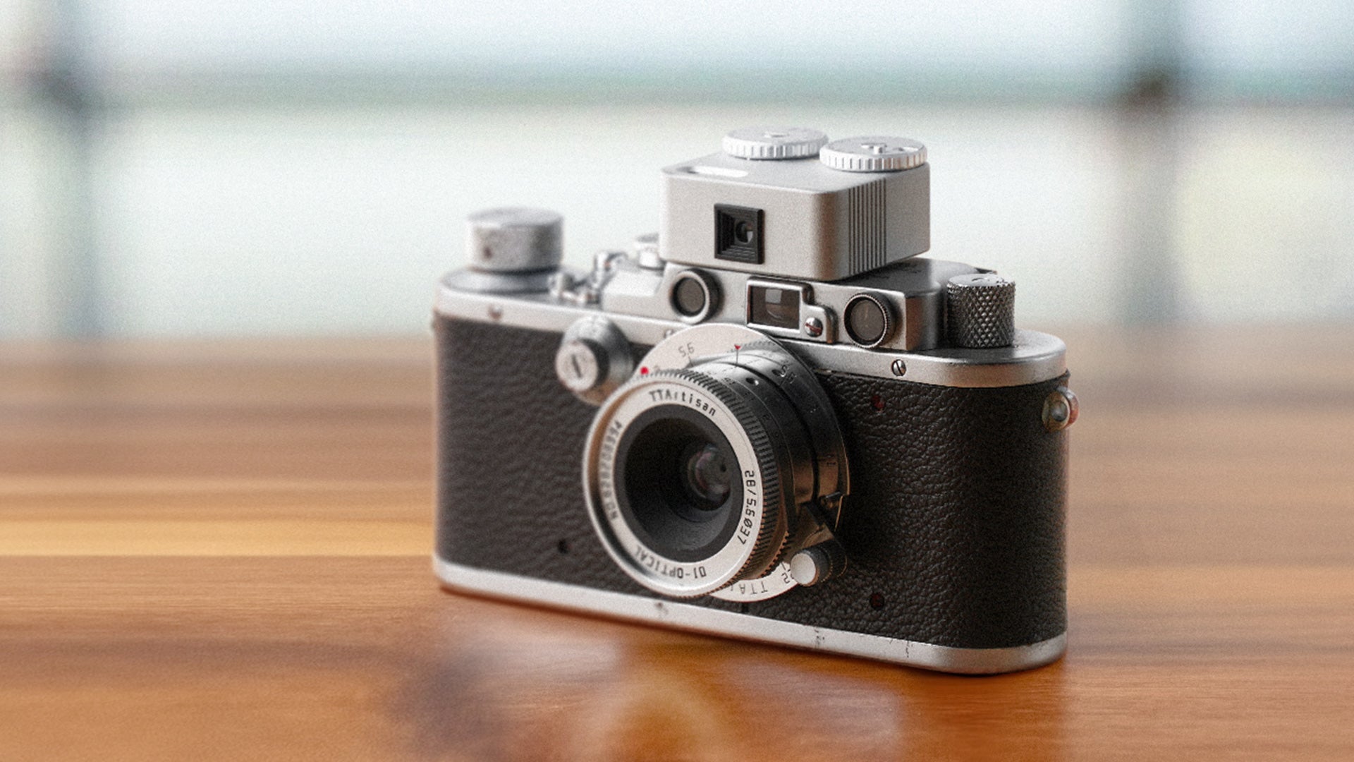 TTartisan Light Meters II mounted on Leica camera